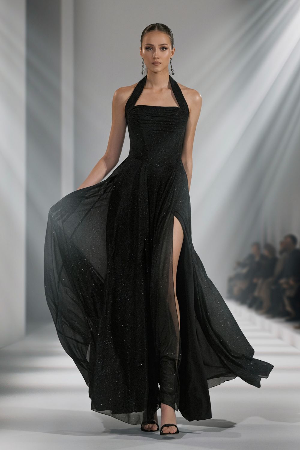 Платье на выпускной Фати